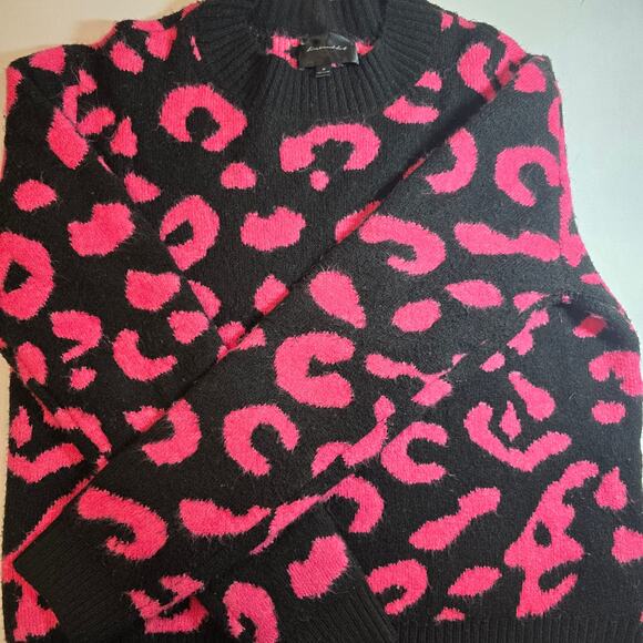 Line + Dot Civet Sweater - Picture 5 of 7